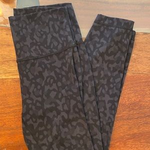 Lululemon Wunder Under 25” cheetah print